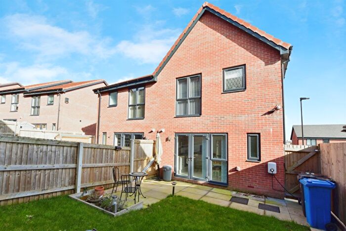 3 Bedroom Semi-Detached House For Sale In Whiteley Field Lane, Sheffield, S6