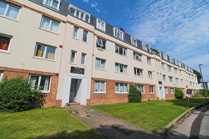 2 Bedroom Apartment To Rent In Magdala Road, Cosham, PO6