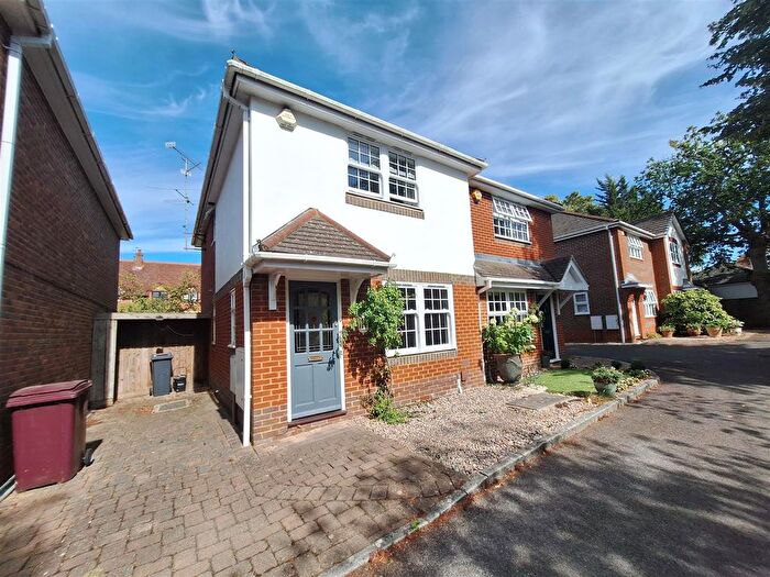 2 Bedroom Semi Detached House To Rent In Surley Row, Emmer Green, Reading, RG4