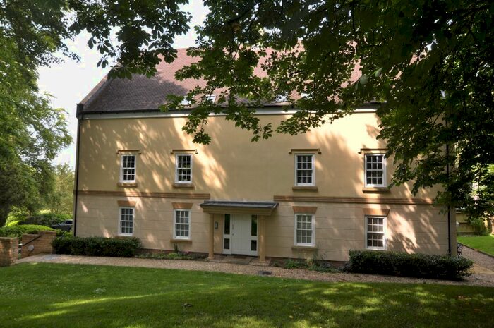 2 Bedroom Flat To Rent In The Grove, Browns Lane, Stonehouse, GL10