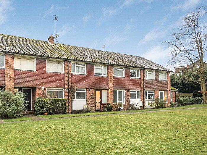 3 Bedroom Property For Sale In Warwick Gardens, Barnet, EN5