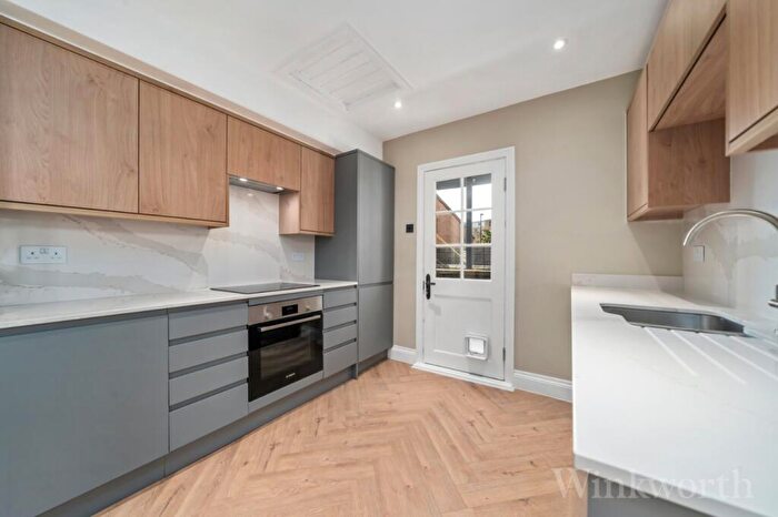 2 Bedroom Apartment To Rent In Childeric Road, London, SE14