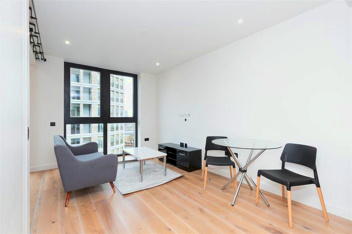 Studio To Rent In Emery Way, London, E1W