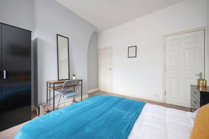 3 Bedroom Flat To Rent In Elgin Street, ST4