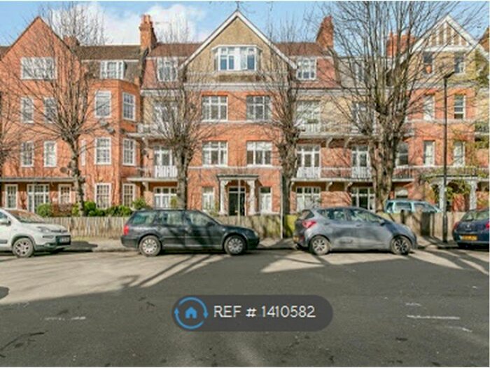 2 Bedroom Flat To Rent In Trouville Road, London, SW4