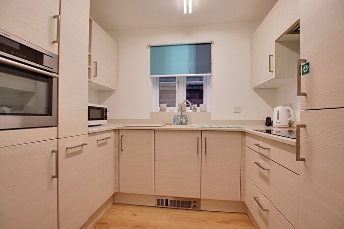 1 Bedroom Flat For Sale In Brookley Road, Brockenhurst, SO42