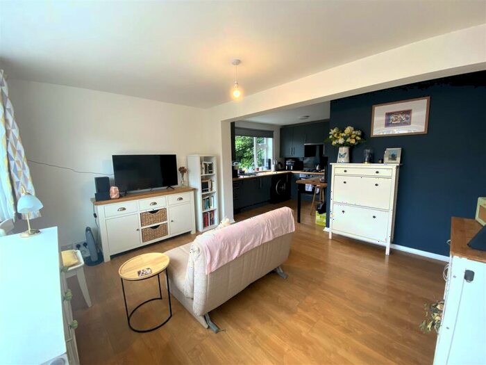 2 Bedroom Flat To Rent In Violet Lane, Croydon, CR0