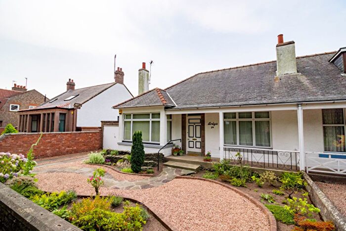 3 Bedroom Semi-Detached Bungalow For Sale In Whinfield Road, Montrose, DD10