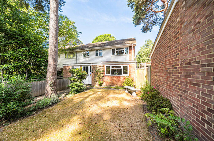3 Bedroom End Of Terrace House For Sale In Troutbeck Walk, Camberley, Surrey, GU15