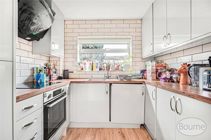 2 Bedroom Apartment For Sale In Park Drive, Woking, Surrey, GU22