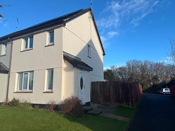 3 Bedroom Semi-Detached House To Rent In Sticklepath, EX20