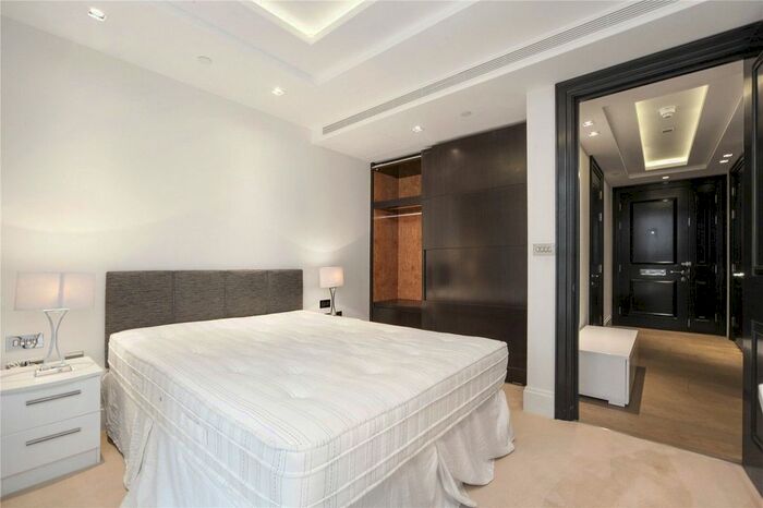 1 Bedroom Flat To Rent In Kensington High Street, London, W14
