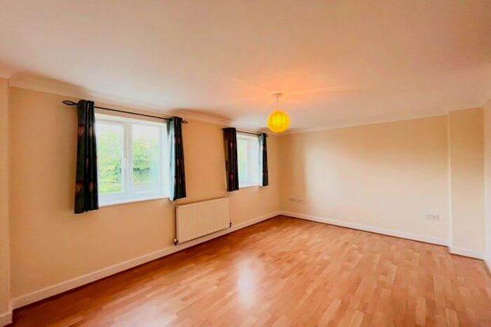 2 Bedroom Flat To Rent In Burton Road Acton Court, Lichfield, WS13