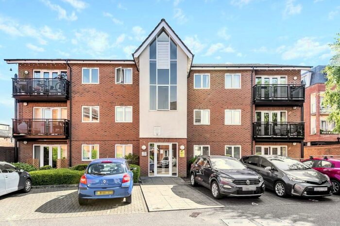 2 Bedroom Apartment To Rent In Fishponds Road, Hitchin, SG5