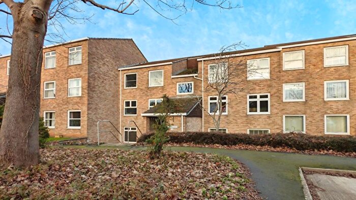 2 Bedroom Flat For Sale In Duchess Way, Bristol, BS16