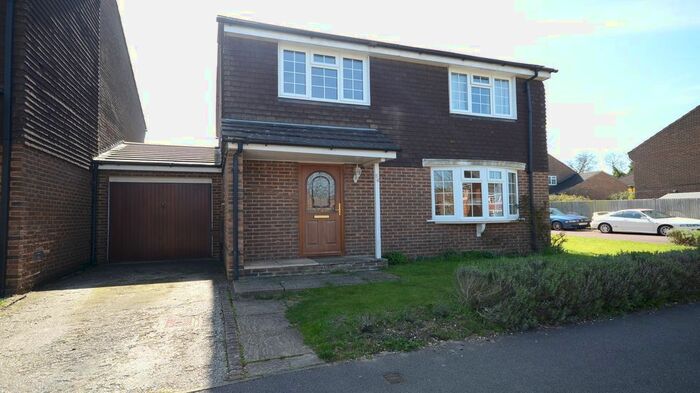 4 Bedroom Link Detached House To Rent In Durand Road, Earley, Reading RG6