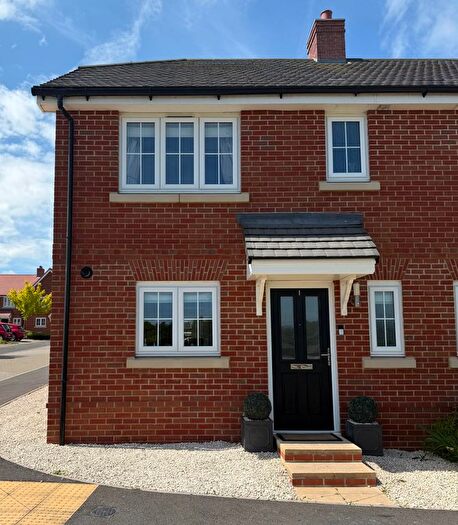 3 Bedroom Semi-Detached House For Sale In Shire Close, Gravesend, DA11