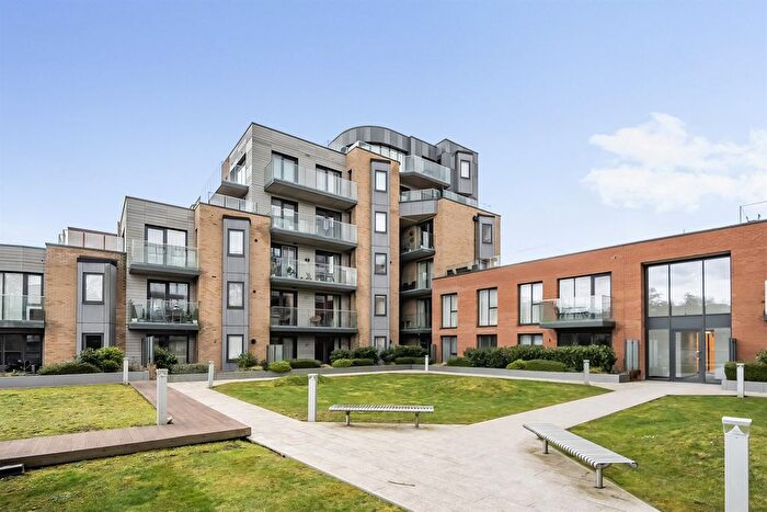 2 Bedroom Flat To Rent In Riverside View -, Reading, RG1