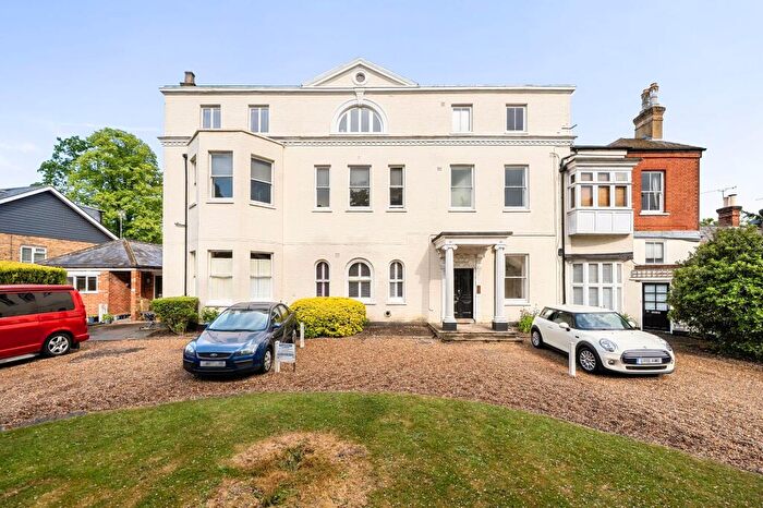 1 Bedroom Flat For Sale In Woodcote Road, Woodcote Hall Woodcote Road, KT18