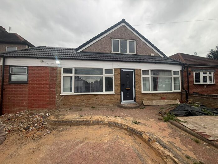 5 Bedroom Terraced Bungalow To Rent In Horndon Road, Romford, Greater London, RM5
