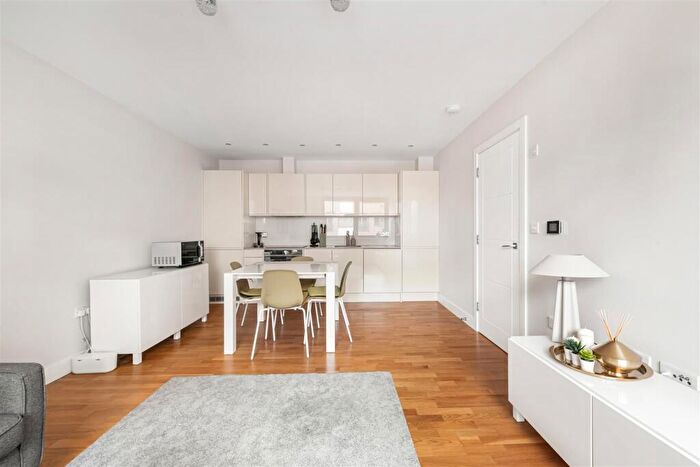 2 Bedroom Apartment For Sale In Carshalton Road, Sutton, SM1