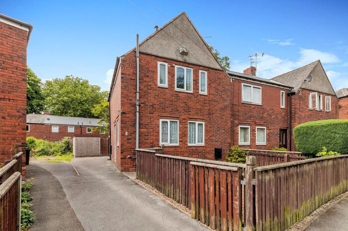 2 Bedroom End Of Terrace House To Rent In Dial Way, Sheffield, South Yorkshire, S5