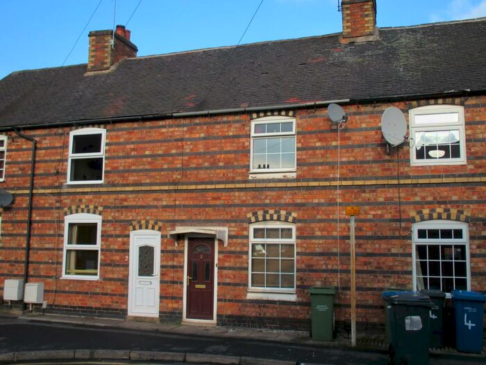 2 Bedroom Terraced House To Rent In School Street, Tamworth, B77