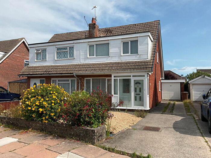 3 Bedroom Semi-Detached House For Sale In Crediton Avenue, Marshside, Southport, PR9
