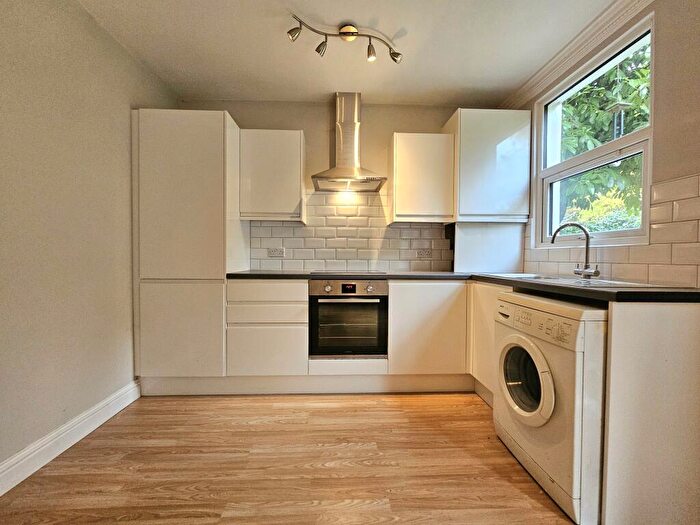 1 Bedroom Flat To Rent In Warren Avenue, Shortlands, BR1