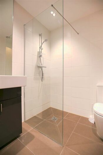 3 Bedroom Flat To Rent In Grainger Street, Newcastle Upon Tyne, NE1