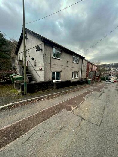 2 Bedroom Maisonette To Rent In Brooke Houses, Hafodyrynys, Newport, NP11