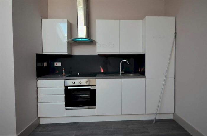 2 Bedroom Flat To Rent In Quilters Way, Stoke Mandeville, Aylesbury, HP22