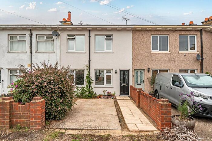 2 Bedroom Terraced House For Sale In Horton Hill, Epsom, KT19