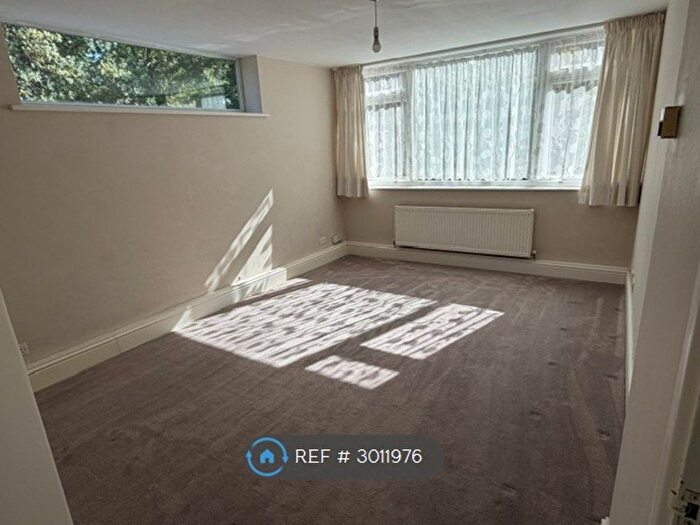 1 Bedroom Flat To Rent In Albemarle Road, Beckenham, BR3
