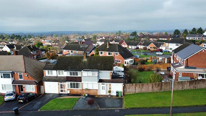 3 Bedroom Semi Detached House For Sale In Lychgate Avenue, Stourbridge, DY9