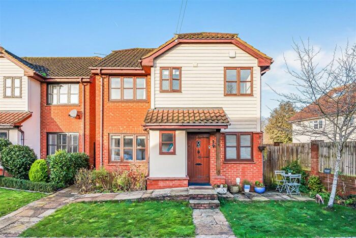 4 Bedroom Detached House For Sale In Bird Court, Colliers End, Ware, SG11