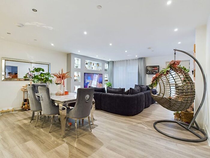 1 Bedroom Flat To Rent In Hoy Close, Colindale, London, NW9