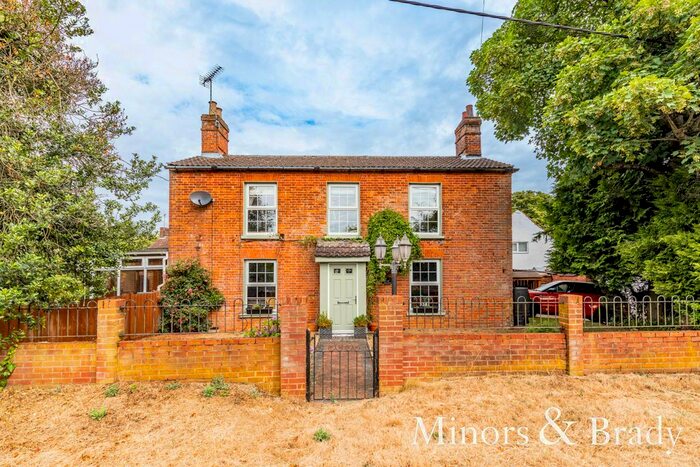 3 Bedroom Detached House For Sale In Main Road, Little Fransham, Dereham, NR19