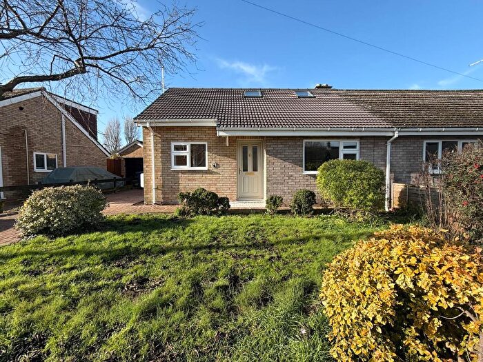 3 Bedroom Semi Detached Bungalow For Sale In Poplar Close, Great Shelford, Cambridge, CB22