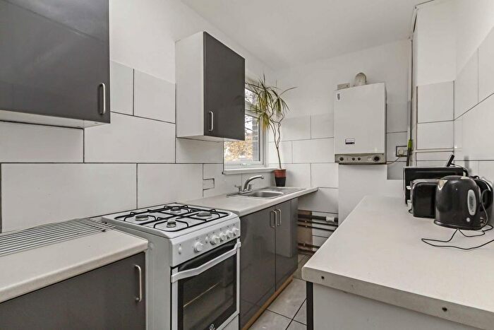 1 Bedroom Flat To Rent In Rotherhill Avenue, London, SW16