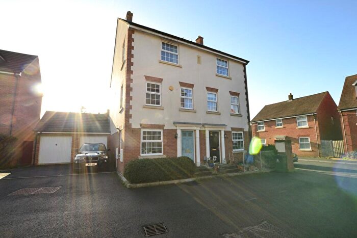 4 Bedroom Semi Detached House To Rent In Mona Avenue Kingsway, Quedgeley, Gloucester, GL2