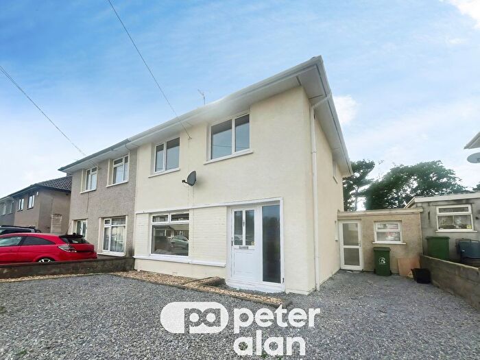 3 Bedroom Property To Rent In Pant Glas, Bridgend, CF35