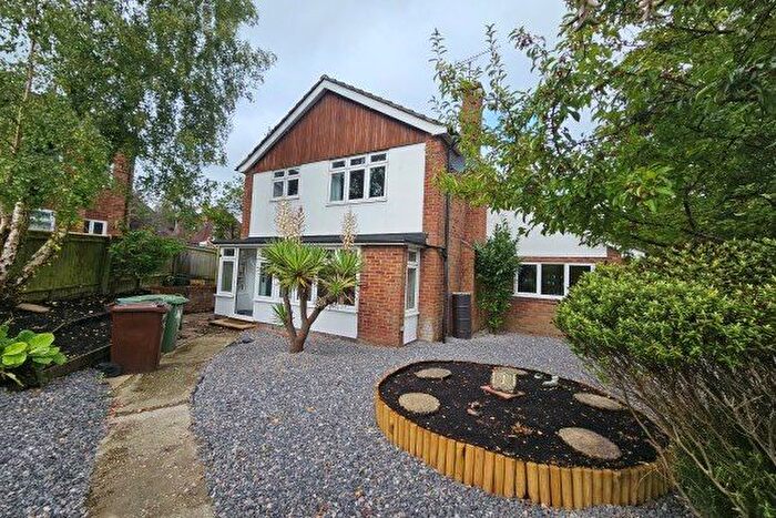 4 Bedroom Link Detached House To Rent In Wheatfield Drive, Cranbrook, TN17