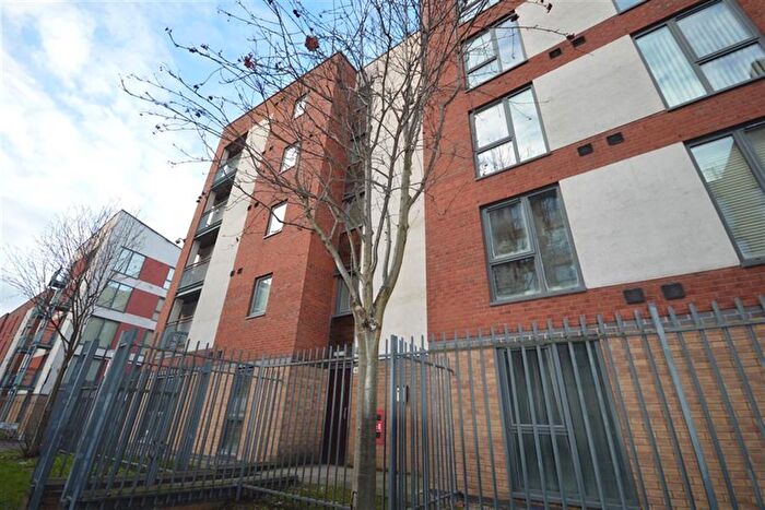 2 Bedroom Flat To Rent In Ordsall Lane, Salford, M5