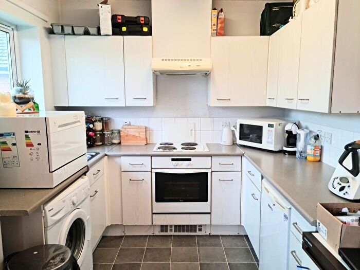 2 Bedroom Apartment To Rent In Parry Court, Thorneywood, Nottingham, NG3