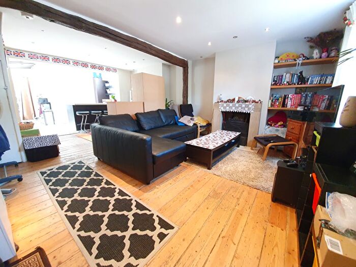 2 Bedroom Flat To Rent In Rasper Road, Whetstone, N20