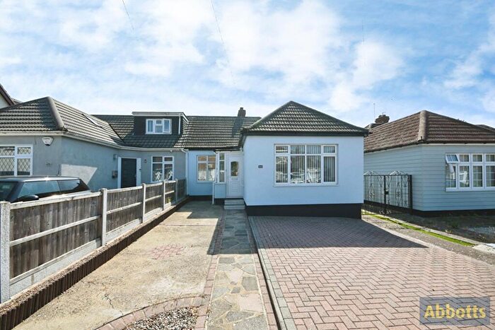 2 Bedroom Bungalow For Sale In Triton Way, Benfleet, Essex, SS7