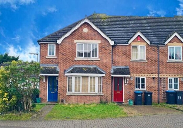 5 Bedroom End Of Terrace House To Rent In Nightingale Shott, Egham, TW20