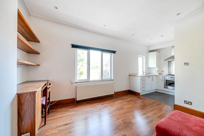1 Bedroom Flat For Sale In Sumatra Road, West Hampstead, London, NW6