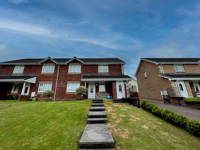 2 Bedroom Flat To Rent In Heol Y Bwlch, Llanelli, Carmarthenshire, SA14